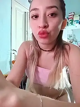 Snapshot of soylulita07 chatting on February 18, 2026, 8:43 am soylulita07 online show from February 18, 2026, 8:43 am