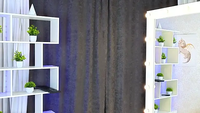 ViollaBloom online show from March 4, 2026, 3:56 am