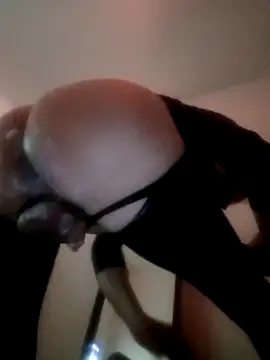 Snapshot of Olivassl22 chatting on March 26, 2026, 9:31 pm Olivassl22 online show from March 26, 2026, 9:31 pm