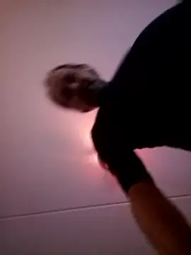 Snapshot of Olivassl22 chatting on March 28, 2026, 5:01 pm Olivassl22 online show from March 28, 2026, 5:01 pm