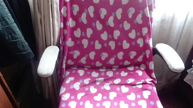 Snapshot of 666maskgirl chatting on February 14, 2026, 5:10 pm 666maskgirl online show from February 14, 2026, 5:10 pm