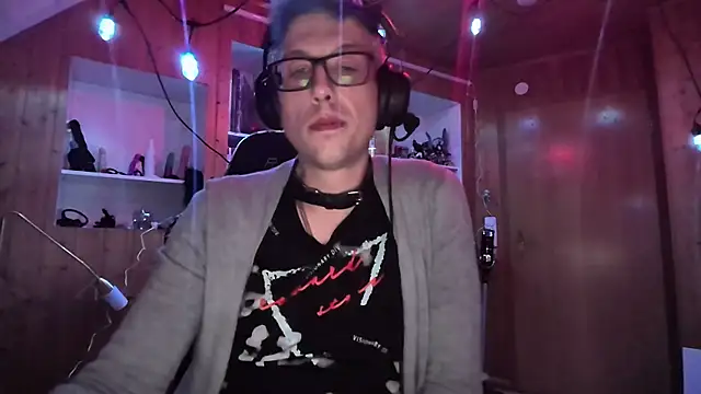 AskAveryAnything online show from May 21, 2026, 10:17 pm