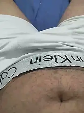 zerobert69 online show from May 25, 2026, 9:43 pm