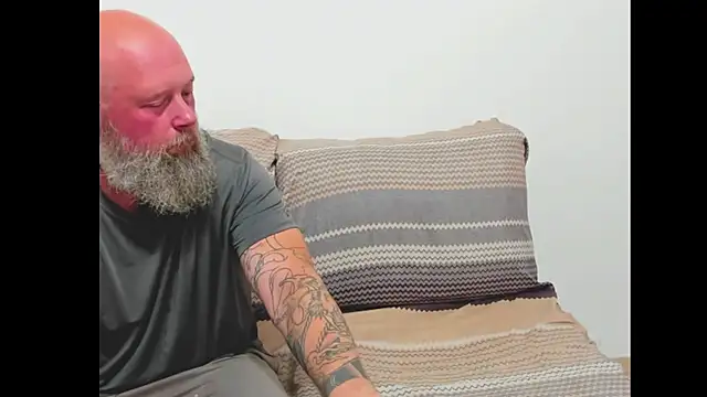 Snapshot of Aurora_and_the_beast chatting on January 5, 2026, 7:06 pm Aurora and the beast online show from January 5, 2026, 7:06 pm