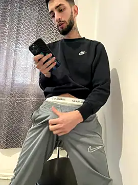 Juliann69Ramiro online show from January 9, 2026, 9:34 am