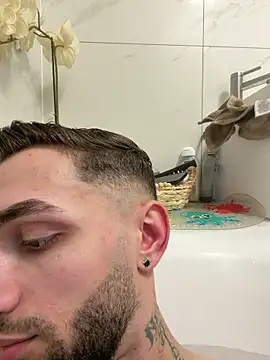 Juliann69Ramiro online show from March 4, 2026, 6:03 pm