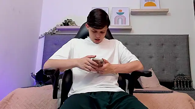 sebastamayo  online show from March 19, 2026, 8:07 am