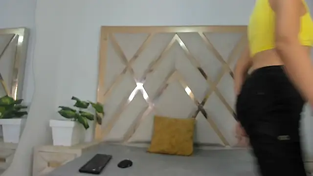 Snapshot of Selenaasm chatting on December 20, 2025, 8:38 pm Selenaasm online show from December 20, 2025, 8:38 pm