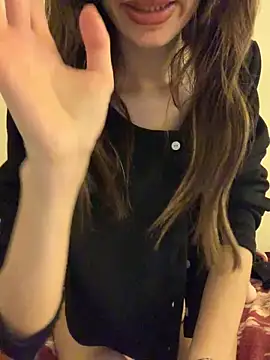 yasmina2020 online show from April 10, 2026, 6:34 pm