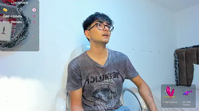 Snapshot of Archie_77 chatting on December 15, 2025, 7:07 pm Archie 77 online show from December 15, 2025, 7:07 pm