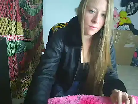 arianna blonde online show from March 18, 2026, 9:18 pm