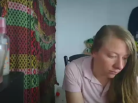 arianna blonde online show from March 29, 2026, 3:50 am