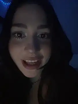 pudizinhaa  online show from April 7, 2026, 4:35 am