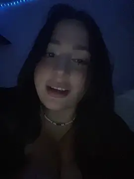 pudizinhaa  online show from April 10, 2026, 4:28 am