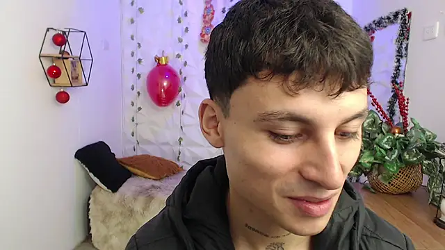 Noah Vera online show from December 16, 2025, 3:44 am