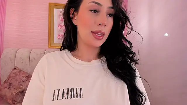 hotcami s online show from January 8, 2026, 1:46 pm