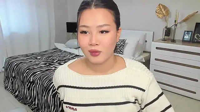 Snapshot of Brunette_Charm chatting on February 11, 2026, 11:15 am Brunette Charm online show from February 11, 2026, 11:15 am