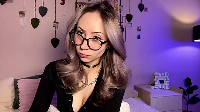 Snapshot of sun_under_skyy chatting on May 5, 2026, 4:20 am sun under skyy online show from May 5, 2026, 4:20 am