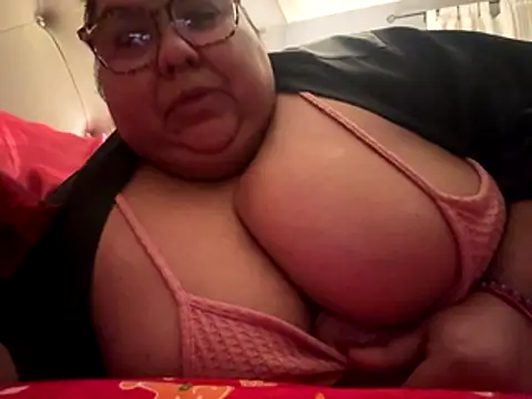 Sexybbwqueen online show from December 18, 2025, 10:32 am