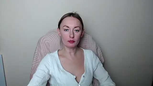 LiaSeass  online show from February 6, 2026, 12:52 pm