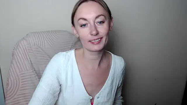 LiaSeass  online show from February 10, 2026, 11:25 am