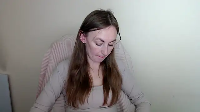 LiaSeass  online show from May 21, 2026, 12:45 pm
