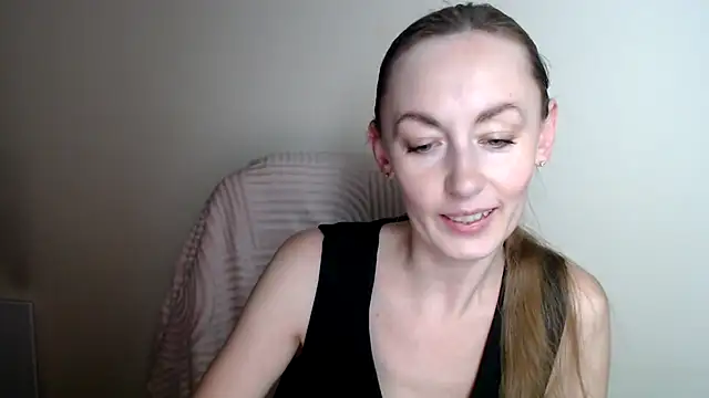 LiaSeass  online show from June 24, 2026, 12:04 pm