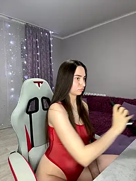 Lina          online show from January 7, 2026, 11:18 pm