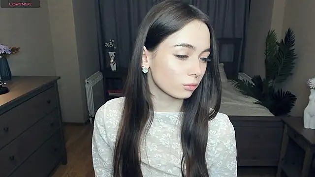 YvonneRobes online show from February 23, 2026, 7:33 pm