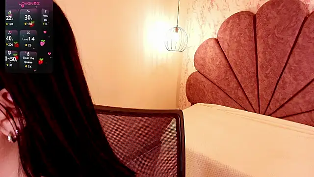 Lovely-martina online show from January 13, 2026, 9:42 pm