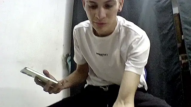 Snapshot of sam_hotttt_ chatting on January 9, 2026, 6:38 am sam hotttt online show from January 9, 2026, 6:38 am