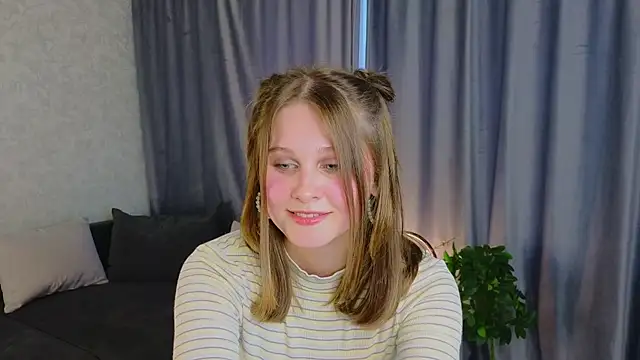 OpalEternis online show from April 21, 2026, 12:55 pm