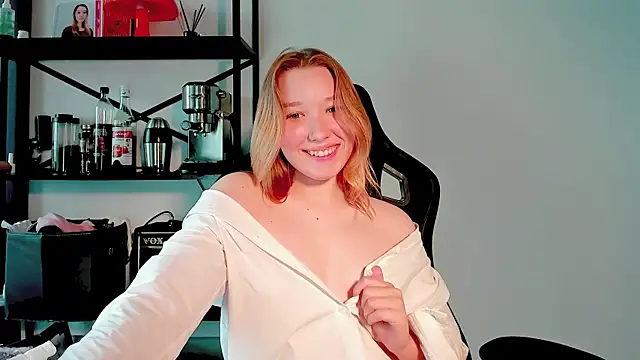 Snapshot of Agatha_Mayson chatting on July 20, 2026, 5:33 am Agatha Mayson online show from July 20, 2026, 5:33 am