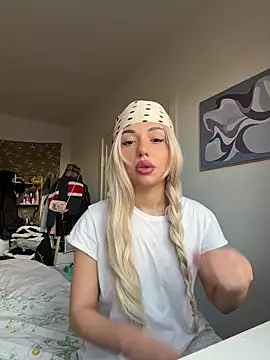 SilkyMira online show from January 19, 2026, 8:51 am