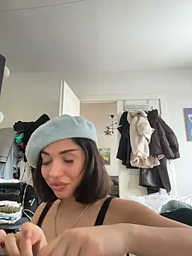 SilkyMira online show from February 8, 2026, 12:19 pm