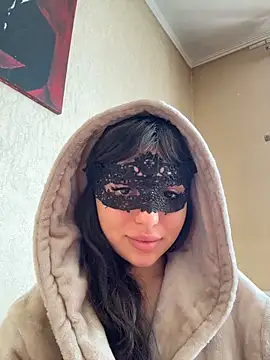 SilkyMira online show from April 15, 2026, 9:16 am