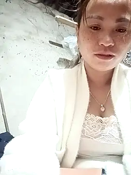 Snapshot of ngaytho004 chatting on December 19, 2025, 10:17 pm ngaytho004 online show from December 19, 2025, 10:17 pm