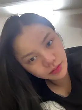 leo-kitty online show from December 18, 2025, 10:32 am