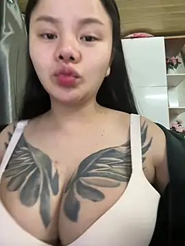 Snapshot of leo-kitty chatting on February 9, 2026, 2:10 pm leo-kitty online show from February 9, 2026, 2:10 pm