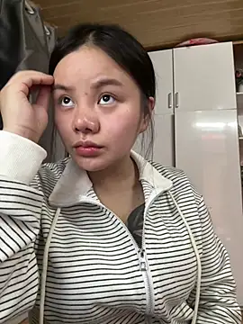 Snapshot of leo-kitty chatting on February 15, 2026, 6:32 am leo-kitty online show from February 15, 2026, 6:32 am