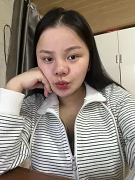 Snapshot of leo-kitty chatting on February 25, 2026, 8:24 am leo-kitty online show from February 25, 2026, 8:24 am