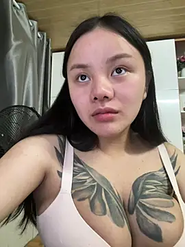 Snapshot of leo-kitty chatting on March 1, 2026, 3:47 pm leo-kitty online show from March 1, 2026, 3:47 pm