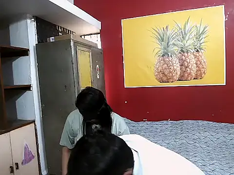 Snapshot of Lovelycouple25 chatting on February 2, 2026, 7:18 am Lovelycouple25 online show from February 2, 2026, 7:18 am