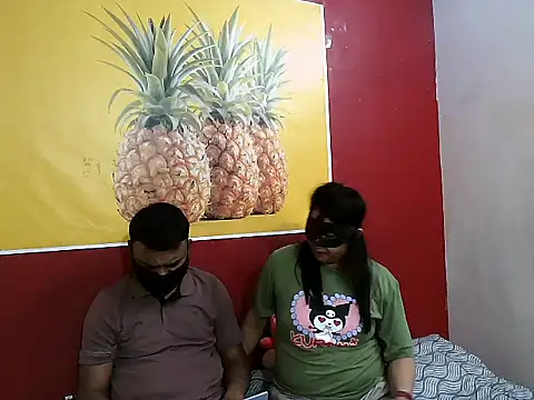 Snapshot of Lovelycouple25 chatting on February 10, 2026, 6:50 am Lovelycouple25 online show from February 10, 2026, 6:50 am