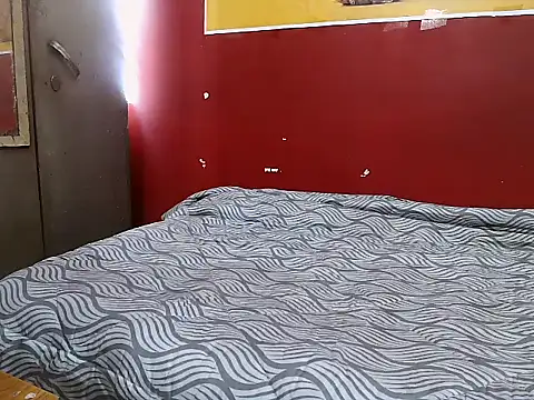 Snapshot of Lovelycouple25 chatting on February 21, 2026, 6:58 am Lovelycouple25 online show from February 21, 2026, 6:58 am