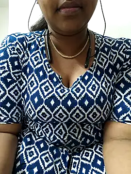 Snapshot of pattupattuma27 chatting on February 9, 2026, 9:02 am pattupattuma27 online show from February 9, 2026, 9:02 am