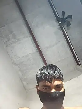 Snapshot of realcouple71 chatting on December 19, 2025, 10:11 am realcouple71 online show from December 19, 2025, 10:11 am