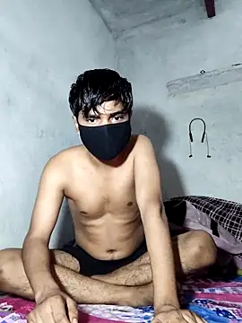 Snapshot of realcouple71 chatting on February 10, 2026, 1:15 pm realcouple71 online show from February 10, 2026, 1:15 pm