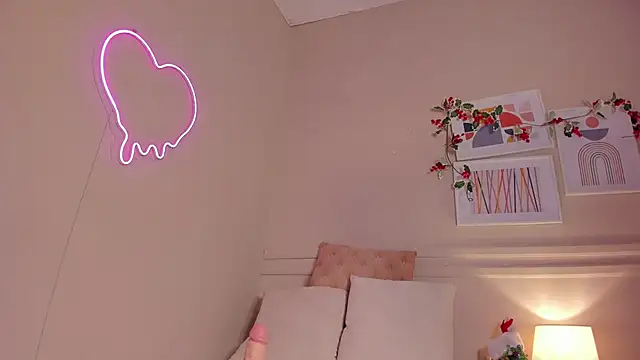 Snapshot of _emily__st chatting on December 16, 2025, 1:16 pm emily st online show from December 16, 2025, 1:16 pm