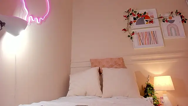 Snapshot of _emily__st chatting on December 18, 2025, 2:23 pm emily st online show from December 18, 2025, 2:23 pm